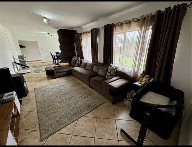 3 BEDROOM HOUSE FOR SALE IN BIRCHLEIGH